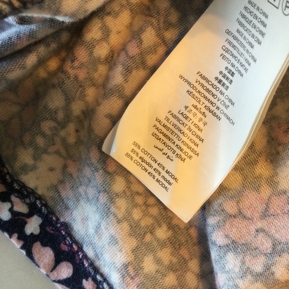 Michael Kors Pink and Blue SS Chic Top Emblems On Sleeves Size M - Picture 7 of 7